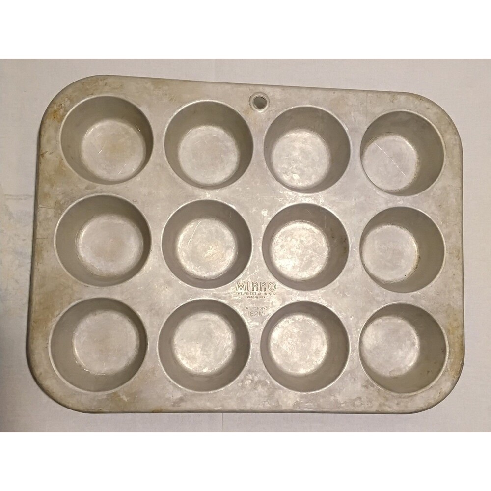MIRRO 162M Aluminum 12 Cavity Muffin Cupcake Pan 12 Slot